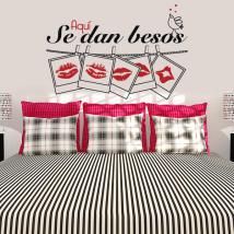 Vinilo Decorativo Frase Aquí Se Dan Besos