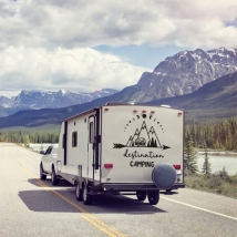 Vinilos caravanas frase en inglés destination camping