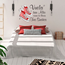 Vinilos zapatillas con frase motivación vuela alto
