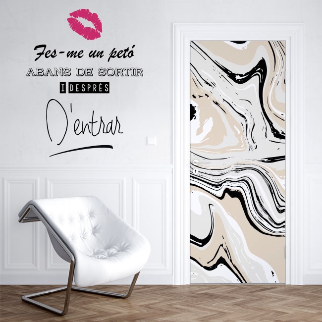 Vinilos frases bésame antes de salir en catalán